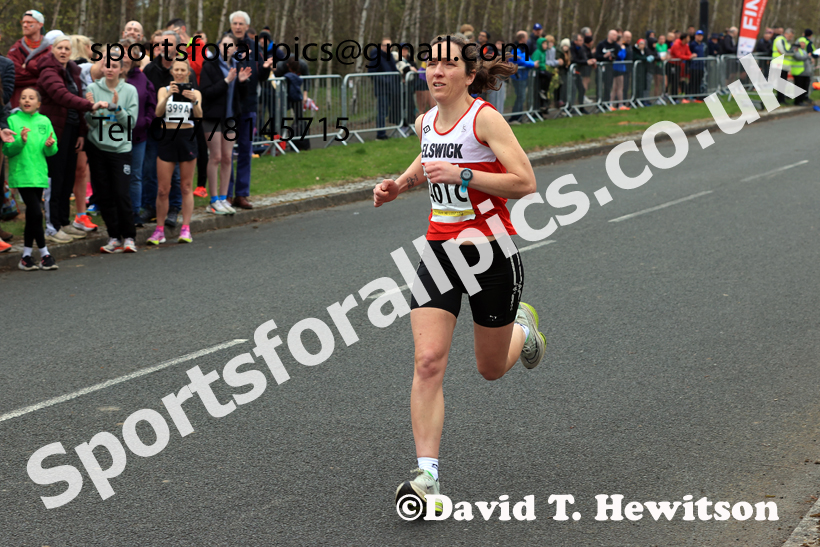 Senior Womens relay, 2026 Elswick Harriers Good Friday Road Relays and Young Athletes, Newburn,  Newcastle upon Tyne. Photo: David T. Hewitson/Sports for All Pics